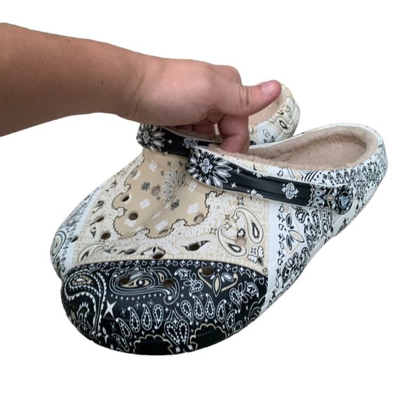 RARE Crocs Bandana Printed Classic Lined Clogs Size 13 - Picture 5 of 5